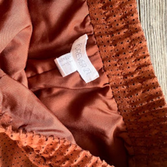 Tan Mesh Pattern Shorts - Picture 5 of 5